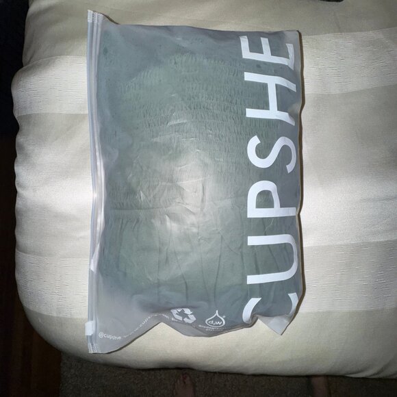 Cupshe – Strapless Smocked Top Tiered Maxi Tube Dress (Size XL). NWT. - Picture 7 of 7